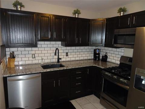 1016 Trianon, Ballwin, MO 63011 photo 4
