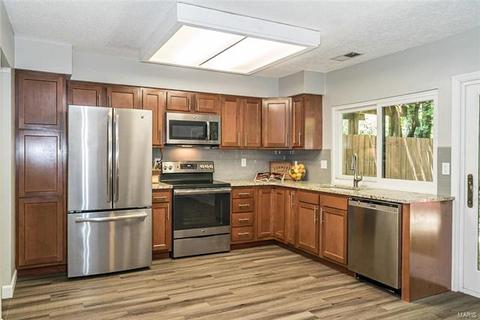 2625 Hampton Rd, Saint Charles, MO 63303 photo 14