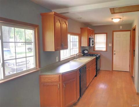 3753 Saint Gregory, Saint Ann, MO 63074 photo 3