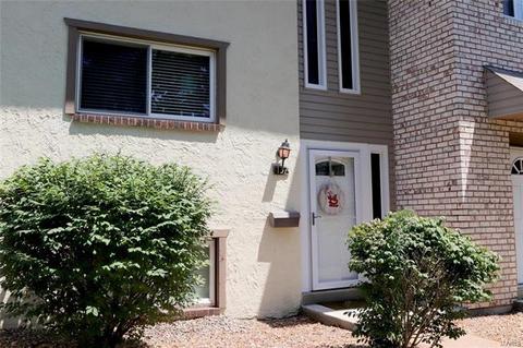 137 Carmel Woods, Ellisville, MO 63021 photo 1