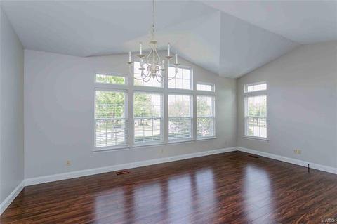 698 Hawk Run Dr, O'fallon, MO 63368 photo 4