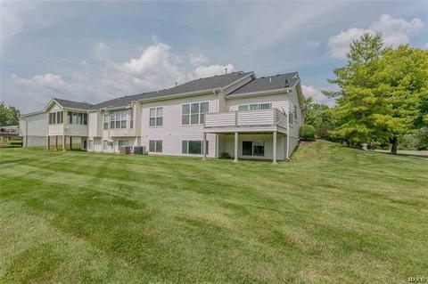 698 Hawk Run Dr, O'fallon, MO 63368 photo 2