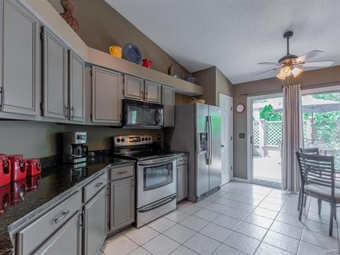 433 Dana Meadows Dr, Ballwin, MO 63021 photo 13
