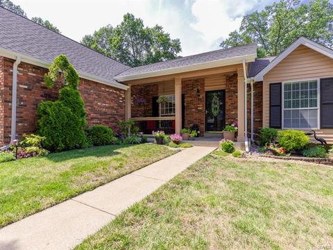 433 Dana Meadows Dr, Ballwin, MO 63021 photo 2