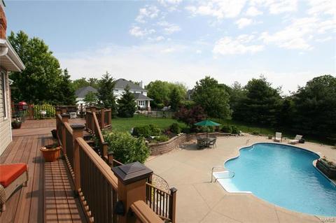 5241 Roanoke Dr, Weldon Spring, MO 63304 photo 3