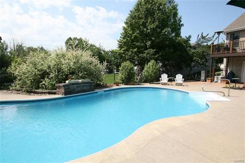 5241 Roanoke Dr, Weldon Spring, MO 63304 photo 4