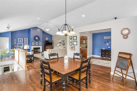 2 Hillington Ct, Eureka, MO 63025 photo 10