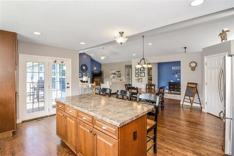 2 Hillington Ct, Eureka, MO 63025 photo 17