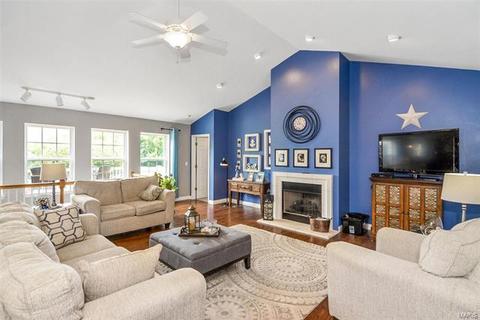 2 Hillington Ct, Eureka, MO 63025 photo 8