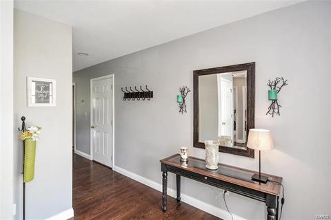 2 Hillington Ct, Eureka, MO 63025 photo 5
