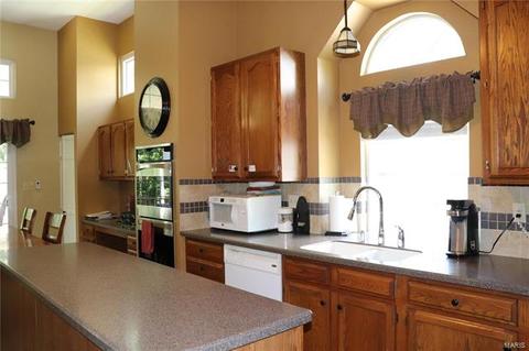 451 Mark Wesley Ln, Ballwin, MO 63021 photo 6