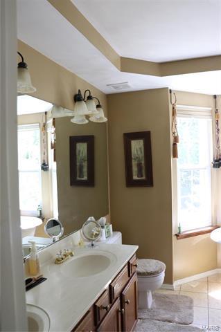 451 Mark Wesley Ln, Ballwin, MO 63021 photo 25