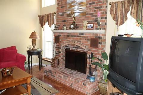 451 Mark Wesley Ln, Ballwin, MO 63021 photo 11