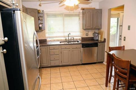 1648 Country Hl, Manchester, MO 63021 photo 13