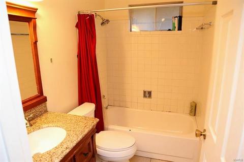 1648 Country Hl, Manchester, MO 63021 photo 11