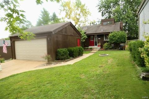 1648 Country Hl, Manchester, MO 63021 photo 2