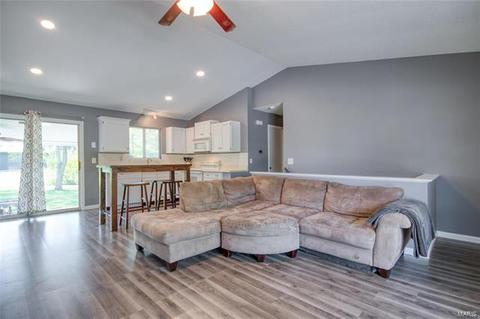 1374 Half Moon Dr, O'fallon, MO 63366 photo 5