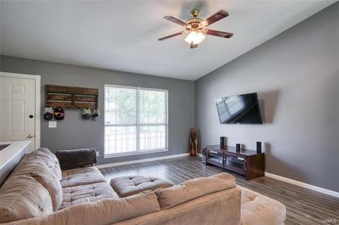 1374 Half Moon Dr, O'fallon, MO 63366 photo 7