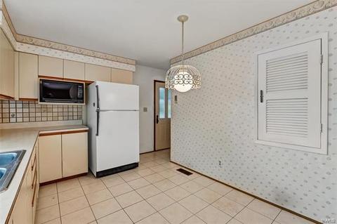 324 Statewood Dr, Ballwin, MO 63021 photo 5
