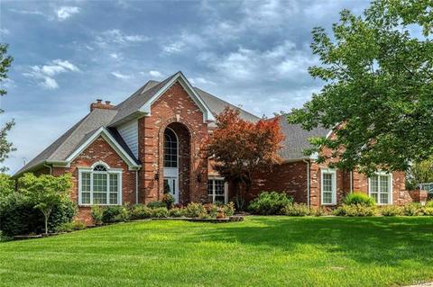 725 Hillenkamp Dr, Weldon Spring, MO 63304 photo 1