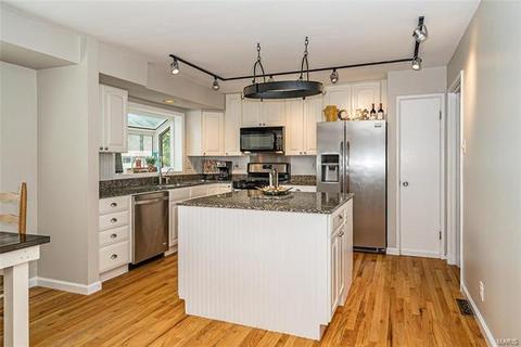 805 Rockhurst Dr, Manchester, MO 63021 photo 6