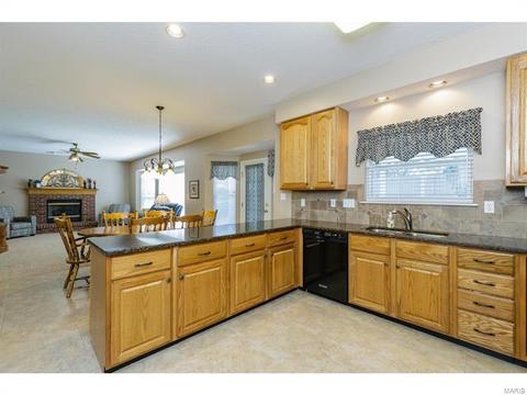 253 E Governor Pl, Saint Charles, MO 63301 photo 12
