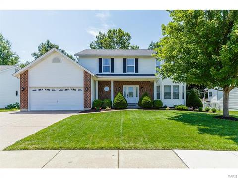 253 E Governor Pl, Saint Charles, MO 63301 photo 1
