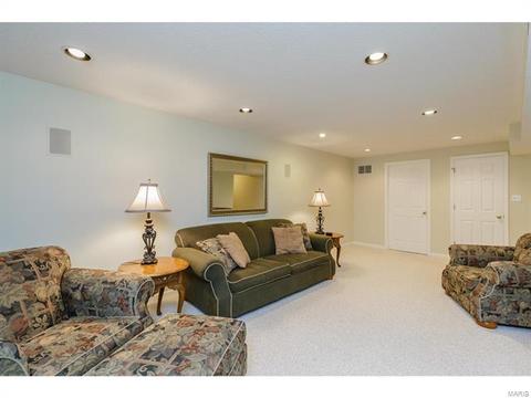 253 E Governor Pl, Saint Charles, MO 63301 photo 36