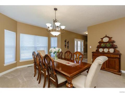 253 E Governor Pl, Saint Charles, MO 63301 photo 22