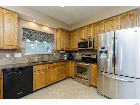 253 E Governor Pl, Saint Charles, MO 63301 photo 11