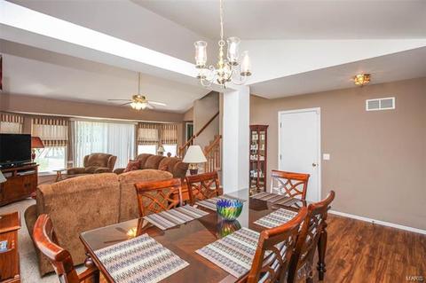 5087 Danielle Dr, Saint Charles, MO 63304 photo 5