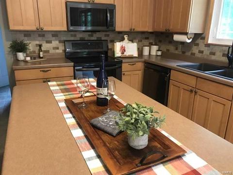 7201 Picasso Dr, O'fallon, MO 63368 photo 2