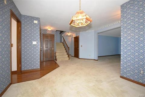 167 Baxter Heights Ct, Manchester, MO 63011 photo 2