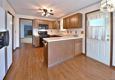 167 Baxter Heights Ct, Manchester, MO 63011 photo 4