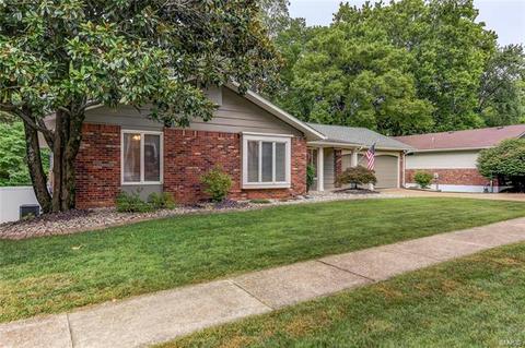 449 Maymont Dr, Ballwin, MO 63011 photo 2