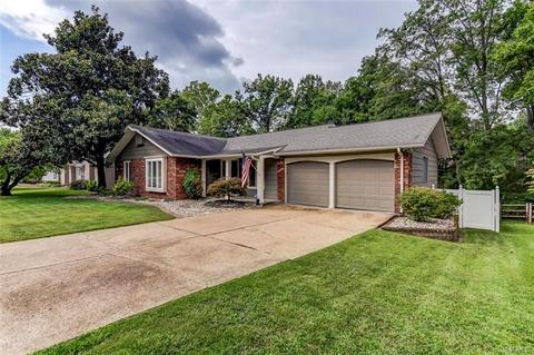 449 Maymont Dr, Ballwin, MO 63011 photo 4