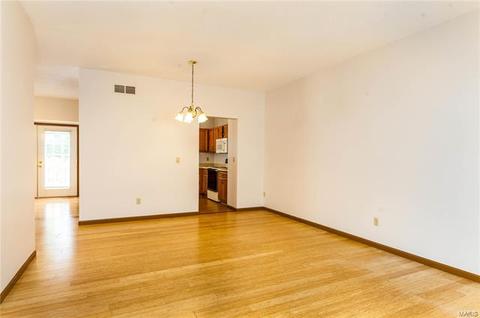 1036 Oak Glen Cir, Ballwin, MO 63021 photo 8