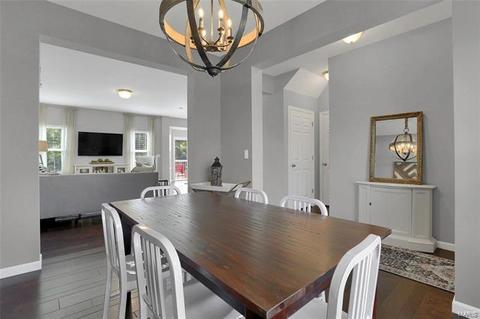 607 Falling Brook Dr, O'fallon, MO 63366 photo 3