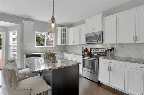 607 Falling Brook Dr, O'fallon, MO 63366 photo 10