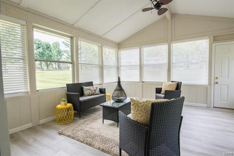 115 Sunnyside Ct, Ballwin, MO 63021 photo 4