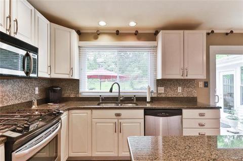625 Waterford Ridge Ct, Ballwin, MO 63021 photo 19