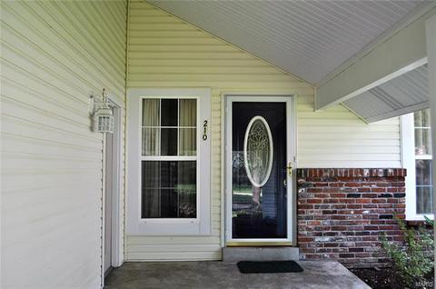 210 Hollyberry Ct, Ballwin, MO 63021 photo 2
