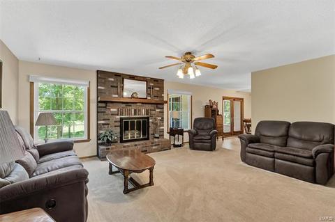 1001 Mueller Rd, O'fallon, MO 63366 photo 3