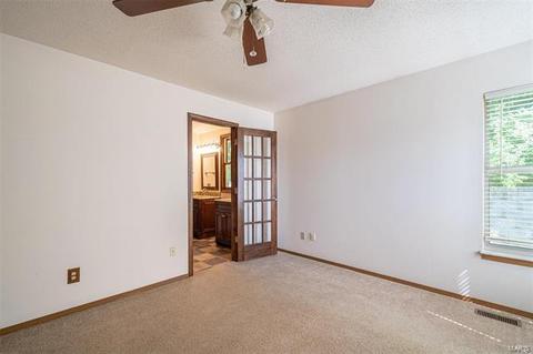 569 Woodlyn Crossing Cir, Ballwin, MO 63021 photo 25