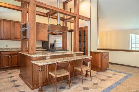 569 Woodlyn Crossing Cir, Ballwin, MO 63021 photo 11