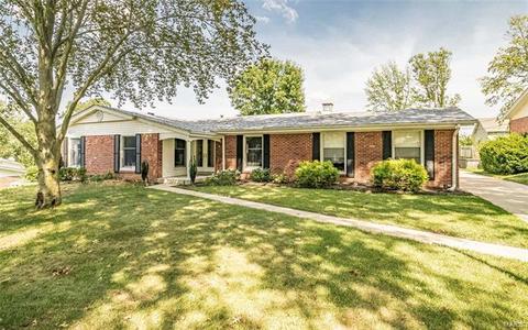 336 Greenbriar Ln, Ballwin, MO 63011 photo 1