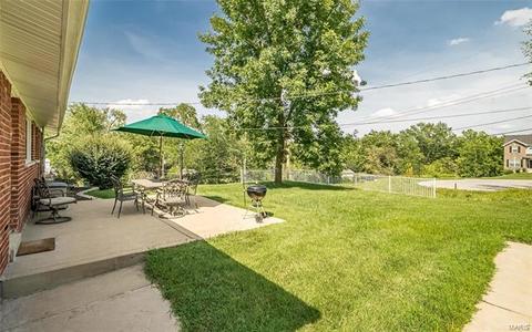 336 Greenbriar Ln, Ballwin, MO 63011 photo 25