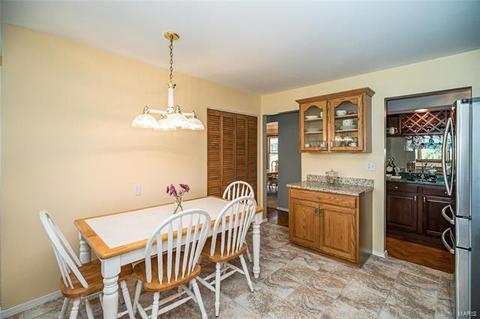 336 Greenbriar Ln, Ballwin, MO 63011 photo 15