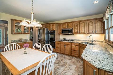 336 Greenbriar Ln, Ballwin, MO 63011 photo 12