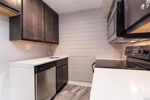 440 Country Downs, Ballwin, MO 63021 photo 6